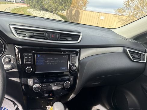 Used 2015 Nissan Rogue SV w/ SV Premium Package image 13