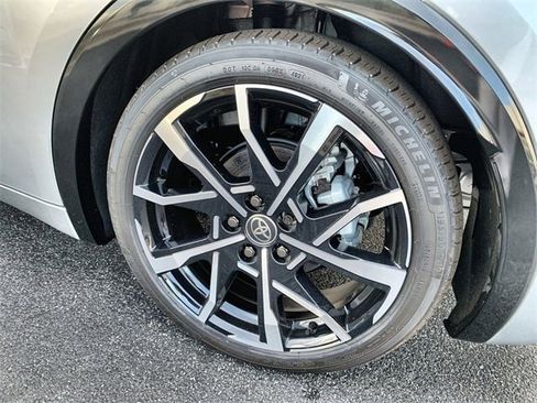 New 2025 Toyota Prius Plug-In Hybrid image 35