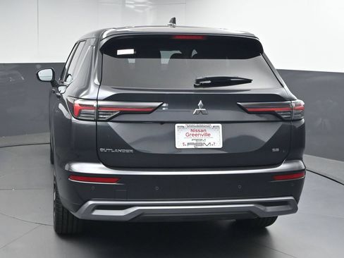 Used 2025 Mitsubishi Outlander AWD image 6