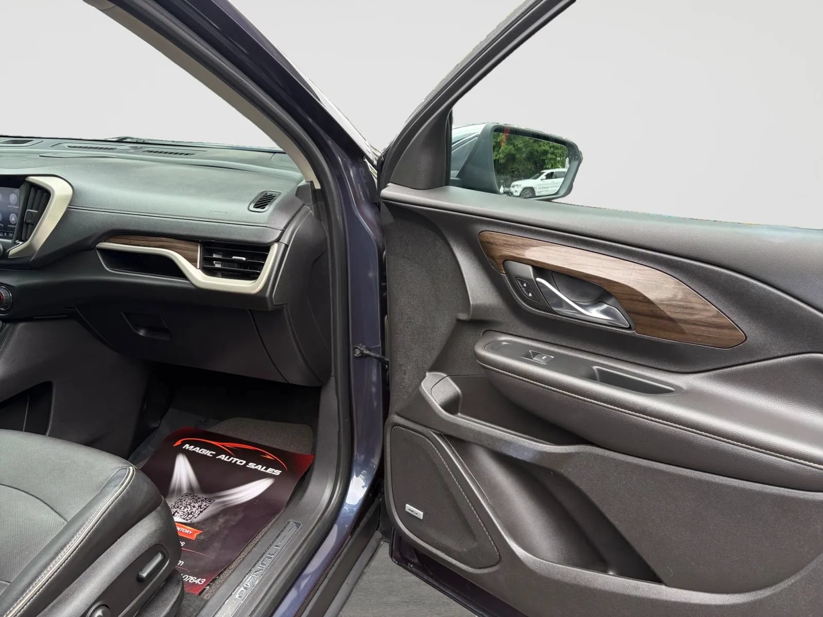 Used 2019 GMC Terrain Denali w/ GMC Pro Grade Package AWD/4WD image 19