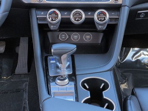 Used 2023 Genesis G70 2.0T image 18