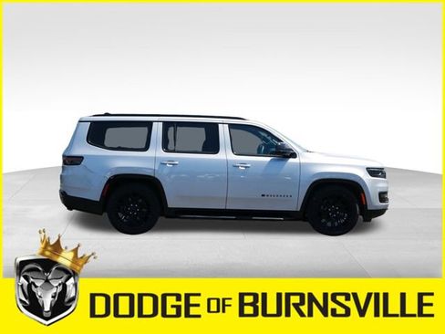 Used 2024 Jeep Wagoneer Series II w/ Convenience Group I AWD/4WD image 11