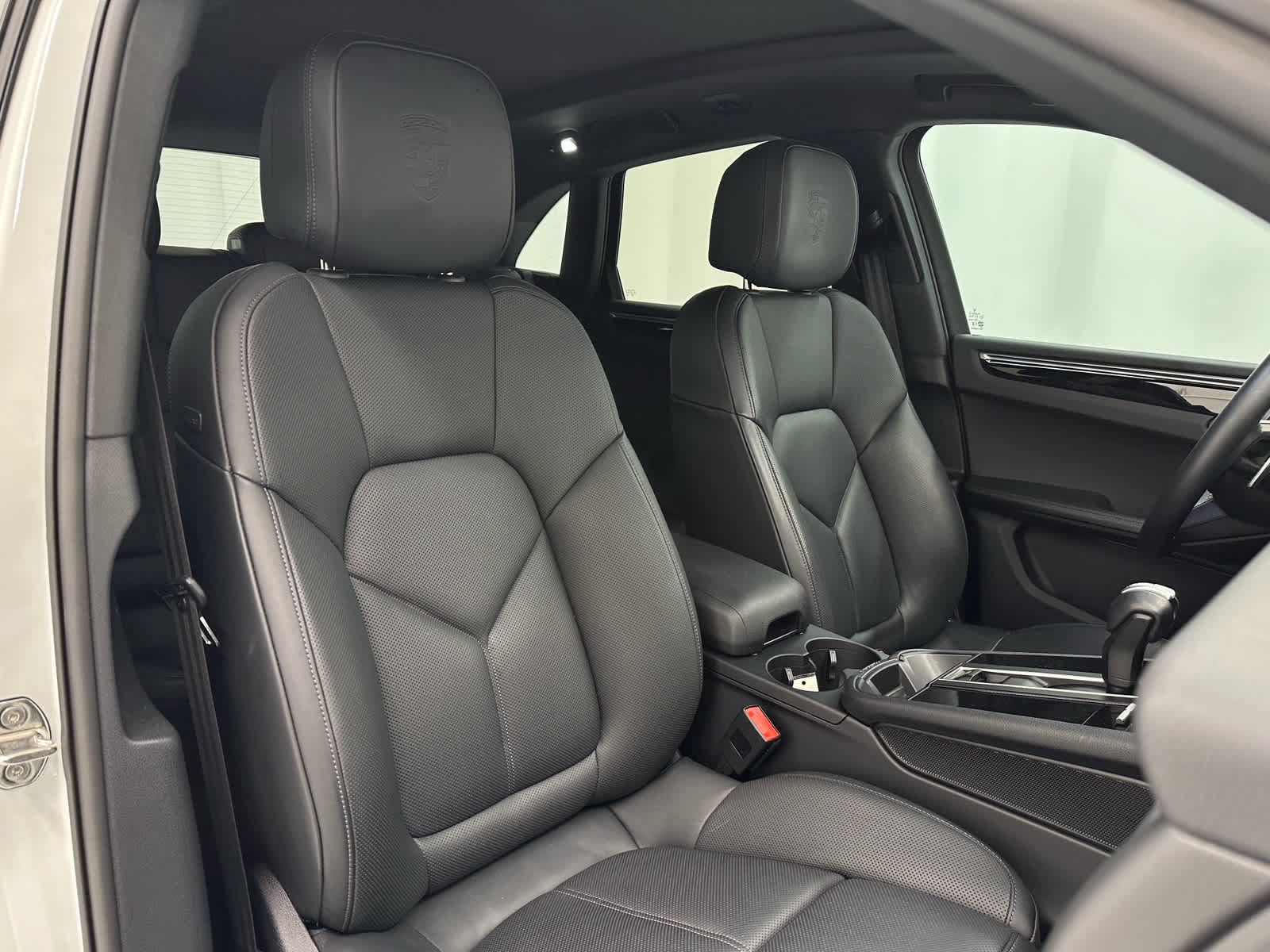 Used 2023 Porsche Macan S AWD/4WD image 19