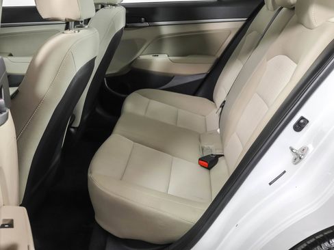 Used 2017 Hyundai Elantra SE image 35