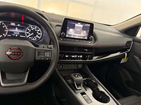 New 2026 Nissan Rogue SV AWD/4WD image 18