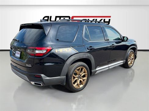Used 2023 Honda Pilot Elite image 7