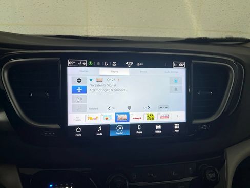 Used 2024 Chrysler Pacifica Touring-L FWD image 63