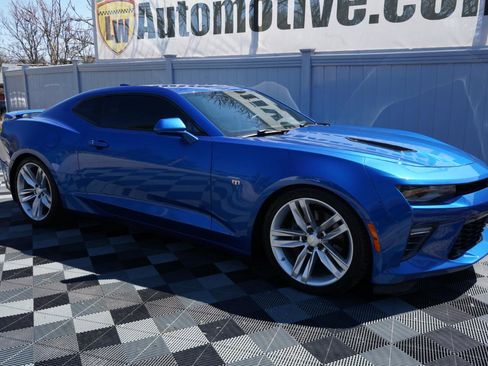 Used 2017 Chevrolet Camaro SS image 2