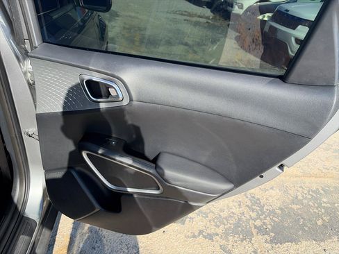 Used 2022 Kia Soul LX w/ Technology Package FWD image 13