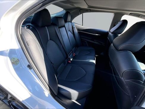 Used 2020 Toyota Camry XSE image 19