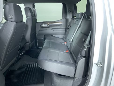 Used 2025 GMC Sierra 1500 Elevation image 25