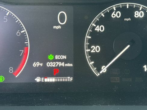 Used 2023 Honda HR-V LX image 18
