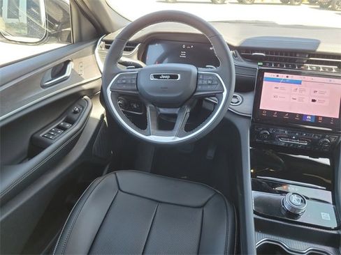 New 2025 Jeep Grand Cherokee L Limited w/ Luxury Tech Group II image 9