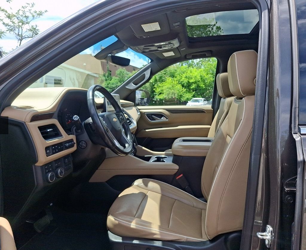 Used 2021 Chevrolet Tahoe Premier w/ Premium Package AWD/4WD image 2