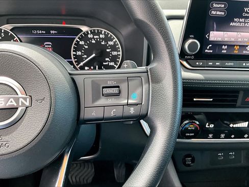 Certified 2024 Nissan Rogue SV FWD image 24