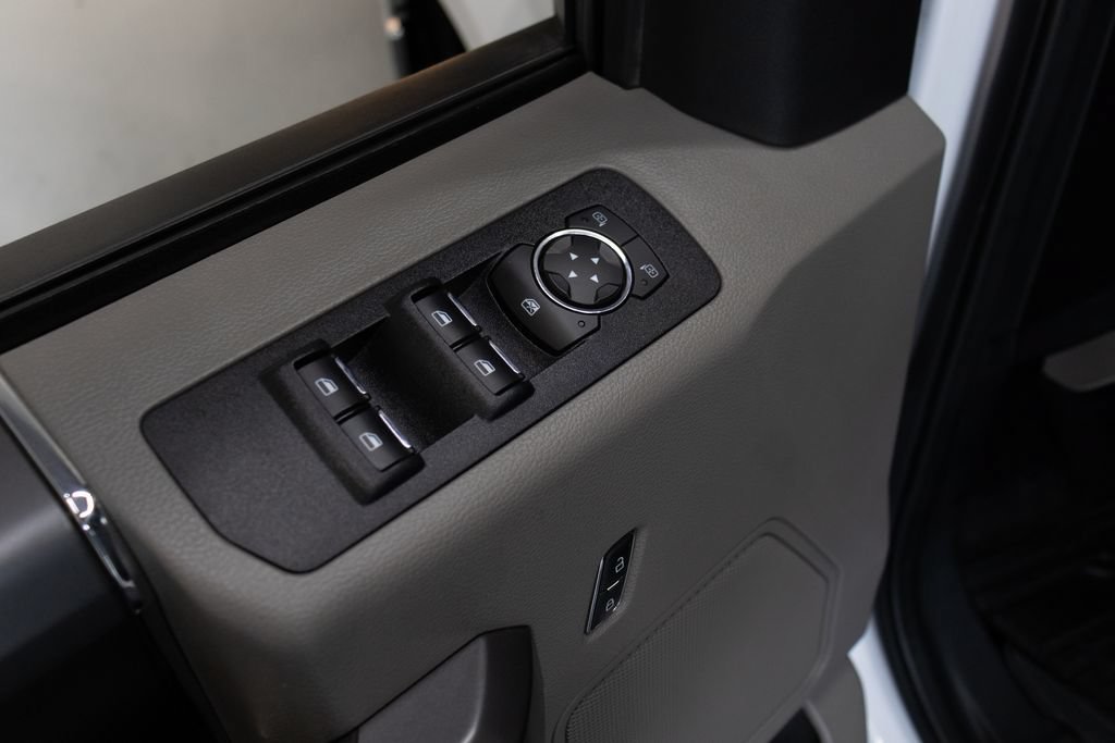 Used 2019 Ford F150 XLT w/ Equipment Group 302A Luxury AWD/4WD image 18