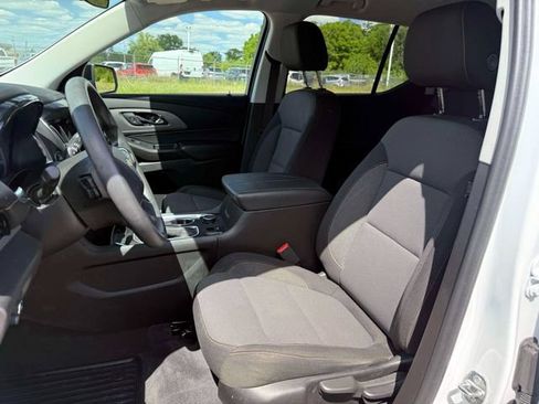 Used 2021 Chevrolet Traverse LS FWD image 16