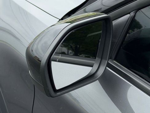 Used 2023 Ford Explorer XLT w/ Equipment Group 202A AWD/4WD image 35