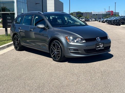 Used 2017 Volkswagen Golf SEL FWD image 1