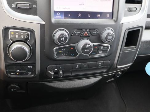 Used 2022 RAM 1500 Classic SLT w/ Electronics Group AWD/4WD image 17