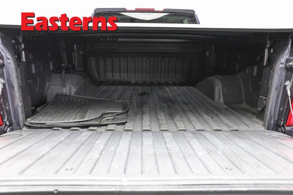 Used 2023 Chevrolet Silverado 1500 LT AWD/4WD image 9