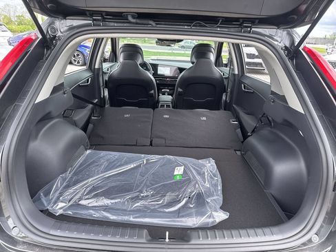 Used 2025 Kia Niro EX Touring FWD image 31