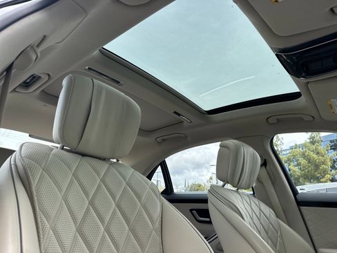 Certified 2022 Mercedes-Benz S 500 4MATIC image 18
