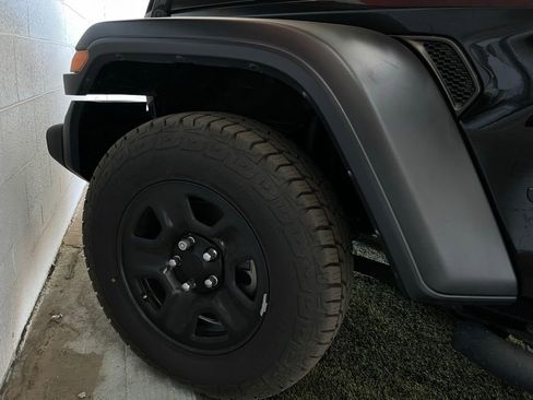 Used 2022 Jeep Wrangler Unlimited Sport image 14