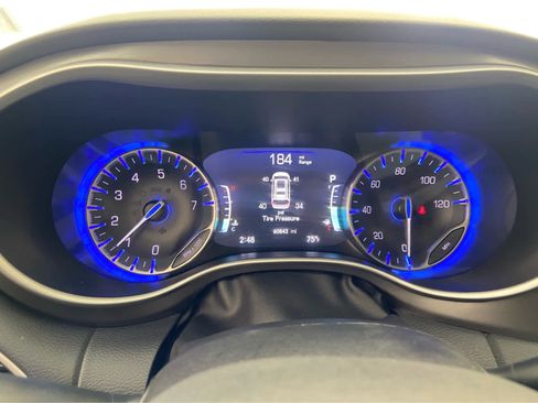 Used 2024 Chrysler Pacifica Touring-L image 24