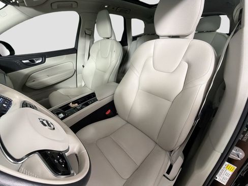 Certified 2024 Volvo XC60 B5 Plus w/ Protection Package Premier AWD/4WD image 20