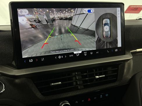 Used 2025 Ford Explorer Platinum w/ LUX Leather Package image 19