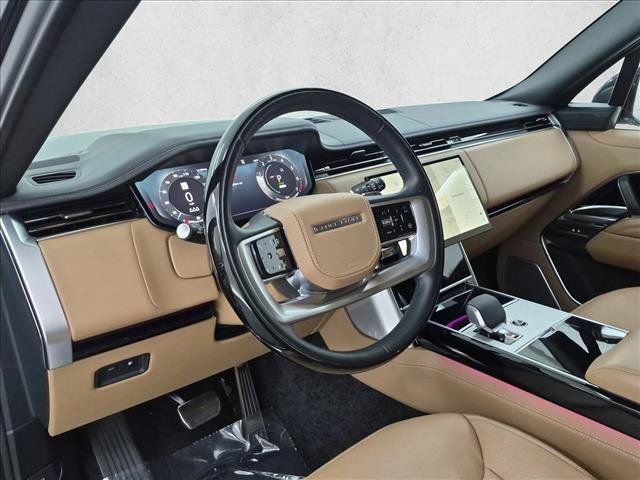 Certified 2025 Land Rover Range Rover Autobiography AWD/4WD image 9