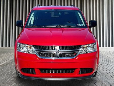 Used 2020 Dodge Journey SE w/ SE Popular Equipment Group FWD image 4