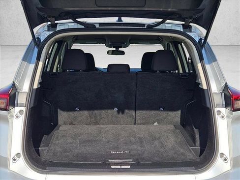 Used 2024 Nissan Rogue S FWD image 6