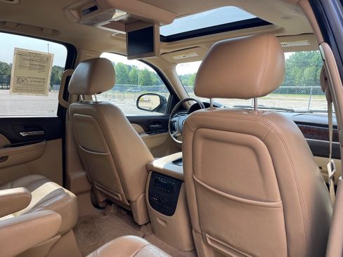 Used 2013 GMC Yukon XL Denali RWD image 26