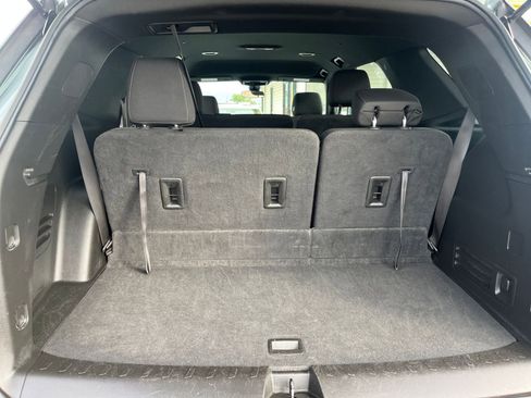 Used 2023 Chevrolet Traverse LT image 31
