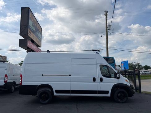 Used 2023 RAM ProMaster 3500 w/ Lane Management Group FWD image 3