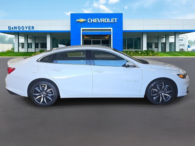 Used 2018 Chevrolet Malibu LT FWD image 4