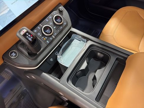 Used 2024 Land Rover Defender 90 S image 17