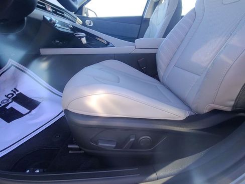 New 2026 Hyundai Elantra Limited FWD image 18