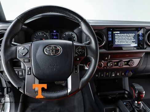 Used 2019 Toyota Tacoma TRD Off-Road w/ Technology Package AWD/4WD image 20