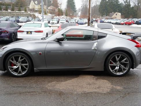 Used 2016 Nissan 370Z Coupe image 11