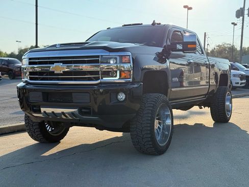 Used 2018 Chevrolet Silverado 2500 High Country w/ Duramax Plus Package AWD/4WD image 2