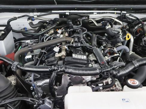 Used 2025 Toyota 4Runner TRD Off-Road image 19