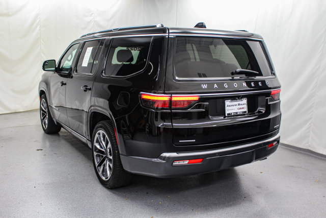 Used 2022 Jeep Wagoneer Series III w/ Premium Group I AWD/4WD image 6