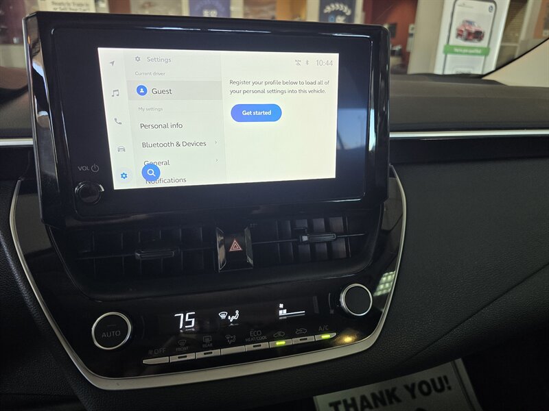 Used 2025 Toyota Corolla LE FWD image 28