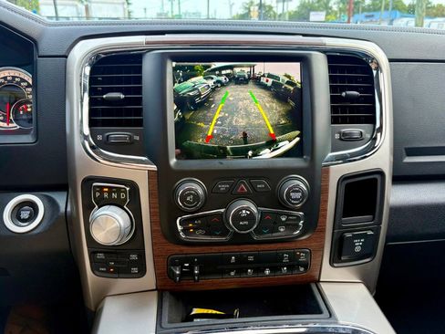 Used 2018 RAM 1500 Laramie w/ Convenience Group AWD/4WD image 17