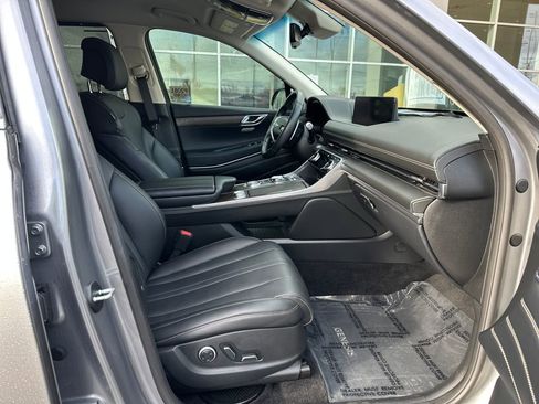 Used 2024 Genesis GV80 2.5T image 17