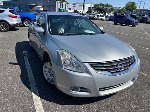 Used 2010 Nissan Altima 2.5 S FWD image 3