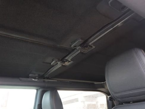 Used 2023 Ford Bronco Badlands image 28